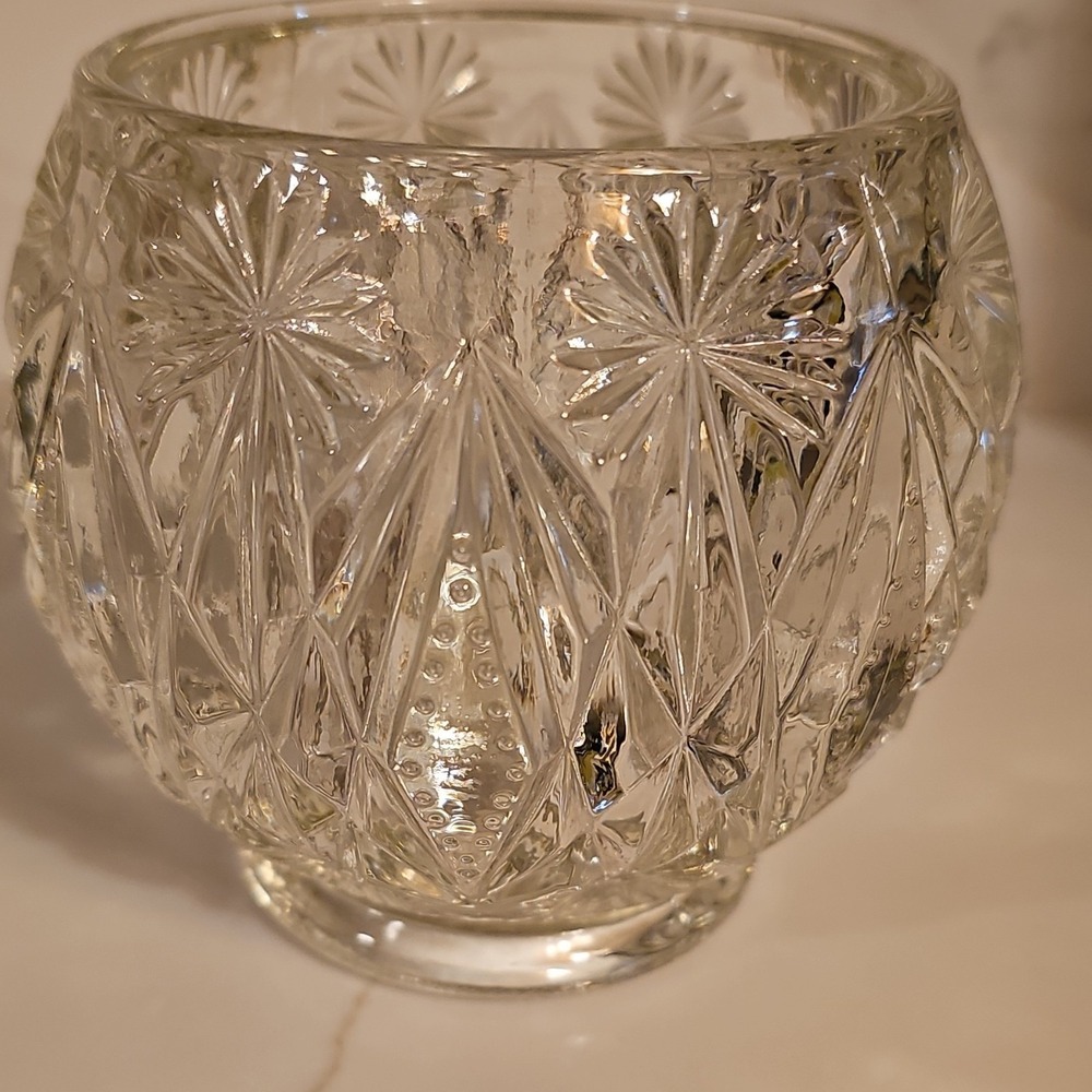 LOON Clear Pressed Glass Starburst Round Decorative Bowl 4.5" Glossy Finish